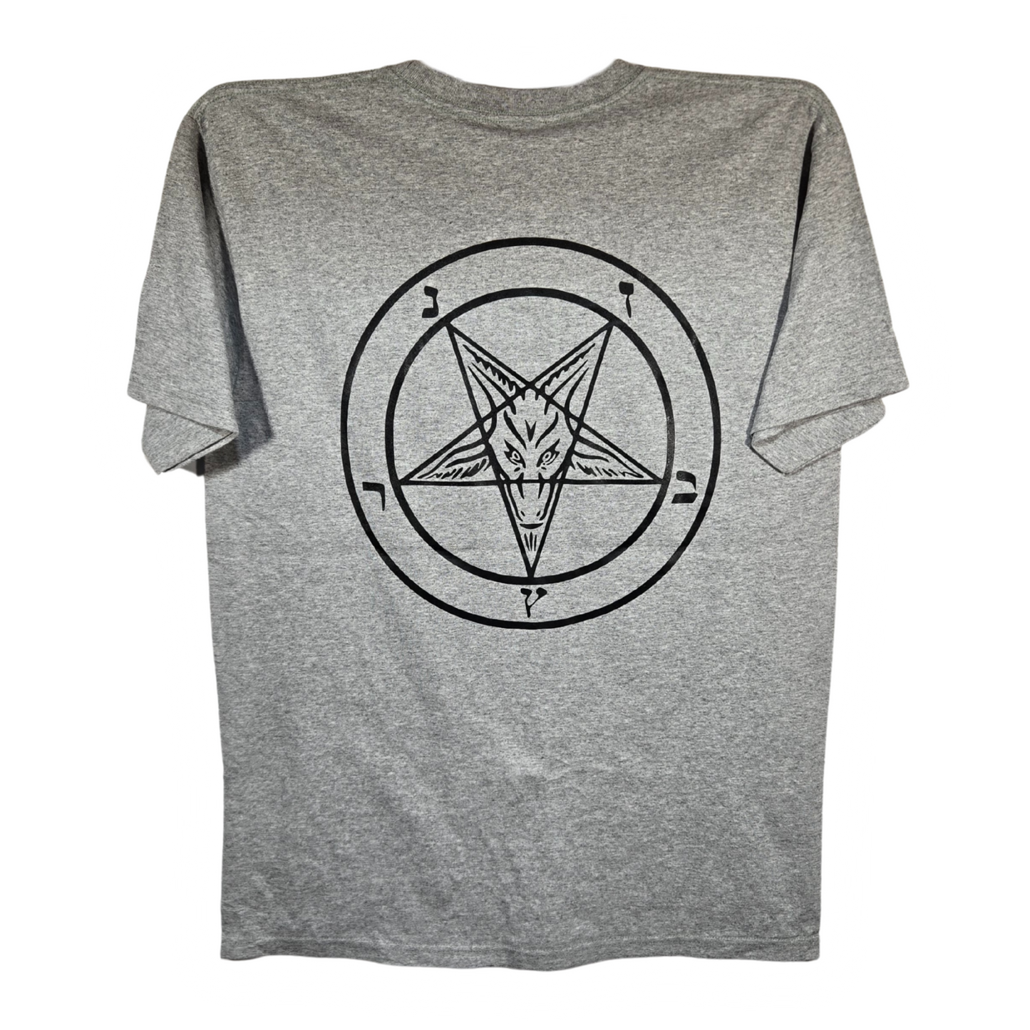 0666 Baphomet Playera Manga Corta Gris